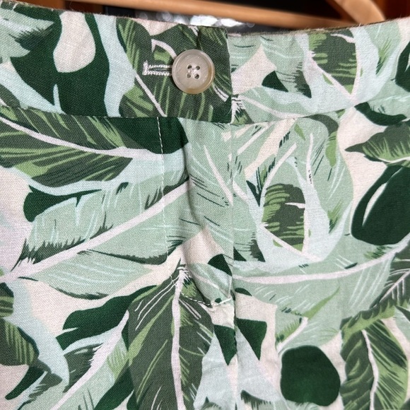 St. Tropez West Tropical Palm Print Linen Shorts Green Cream Size 2 Resort - Picture 3 of 7